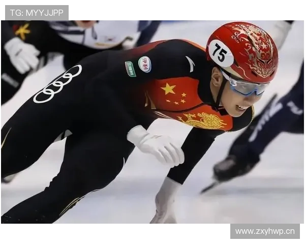 王濛在家切个西瓜都像在冰场压步