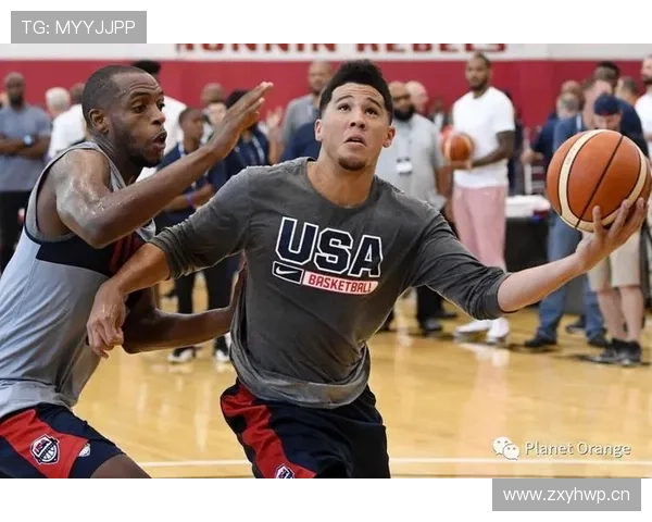 布克训练完顺手买了辆法拉利，说油费比他早餐贵