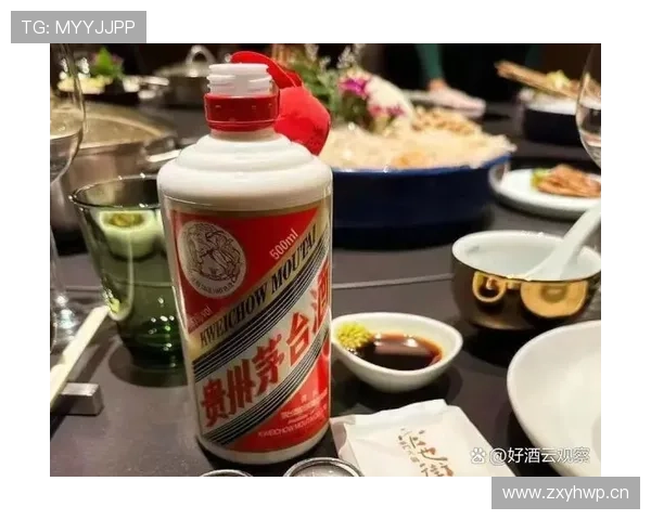 拉菲尼亚发个家常饭，桌上那瓶酒比我一个月工资还要讲排场