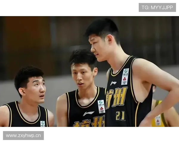 胡金秋球鞋比我家房租还贵，这日子咋活啊你说说